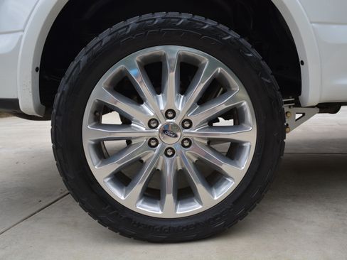 Used 2020 Ford F150 Limited w/ Trailer Tow Package image 10