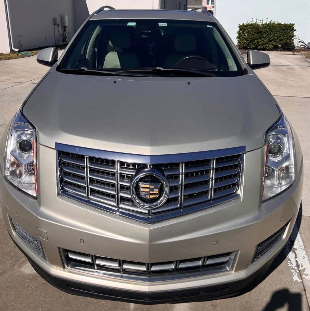 Used 2015 Cadillac SRX Luxury w/ Driver Awareness Package FWD image 2