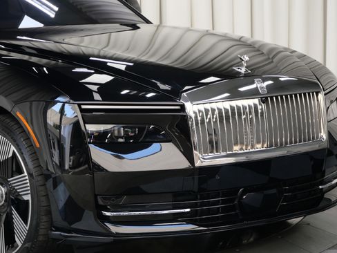 Used 2025 Rolls-Royce Spectre w/ Spectre Launch Package image 12