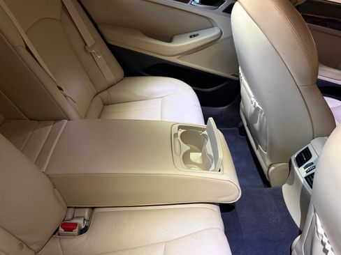 Used 2017 Genesis G80 3.8 w/ Option Group 02 image 32