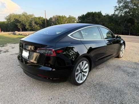 Used 2018 Tesla Model 3 Mid Range RWD image 8