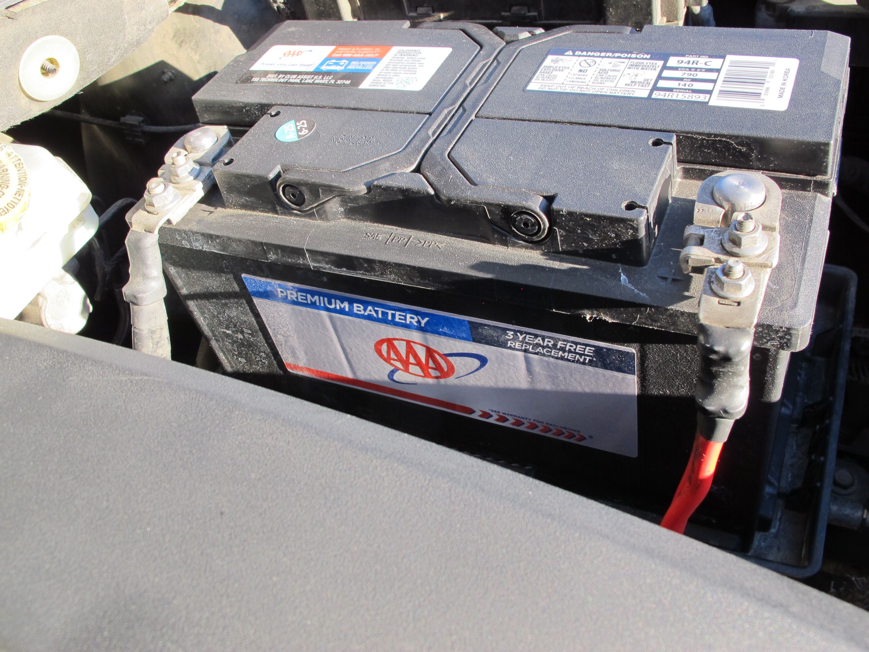Used 2015 Chrysler Town & Country Touring FWD image 29