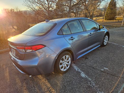 Used 2020 Toyota Corolla LE image 2