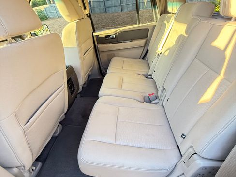 Used 2014 Ford Expedition XLT AWD/4WD image 11