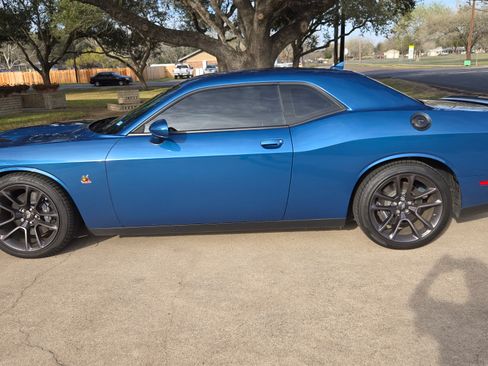 Used 2022 Dodge Challenger R/T Scat Pack w/ Plus Package image 1