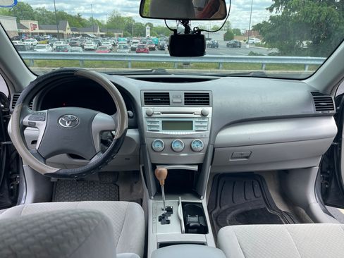 Used 2009 Toyota Camry LE image 4