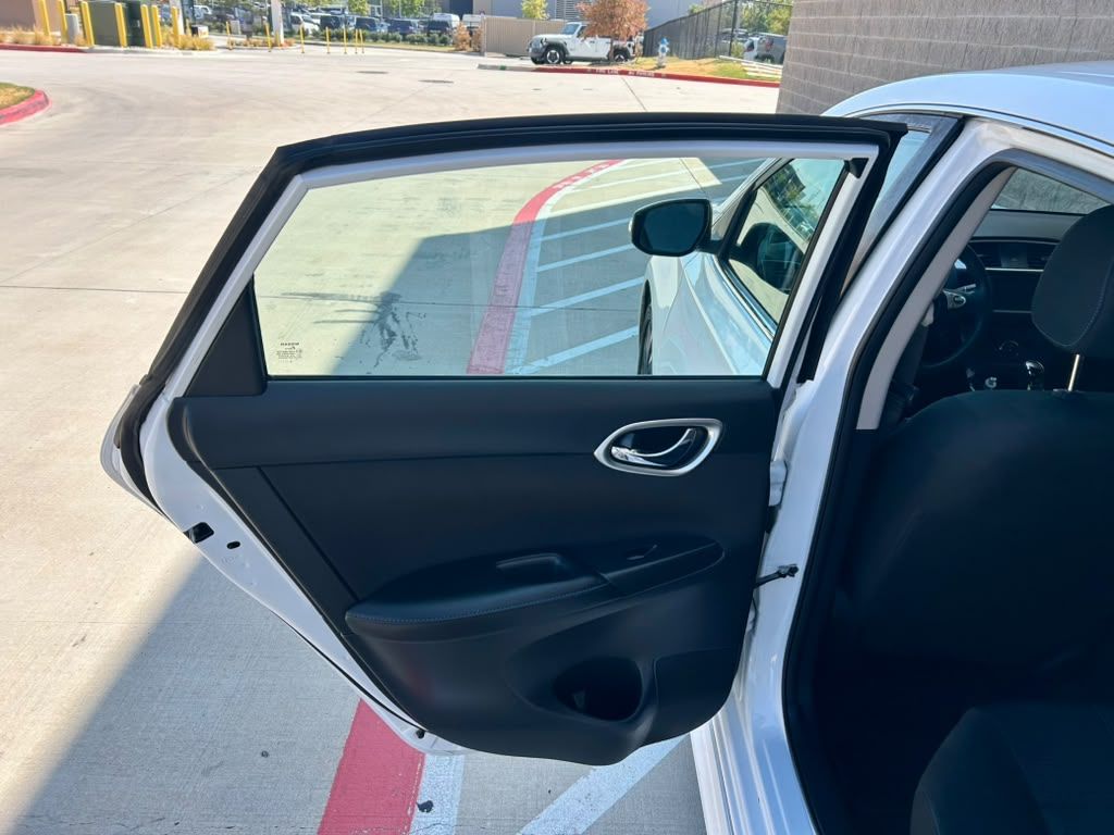 Used 2019 Nissan Sentra SR FWD image 15