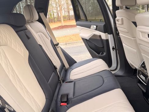 Used 2022 BMW X5 xDrive45e w/ Executive Package image 14