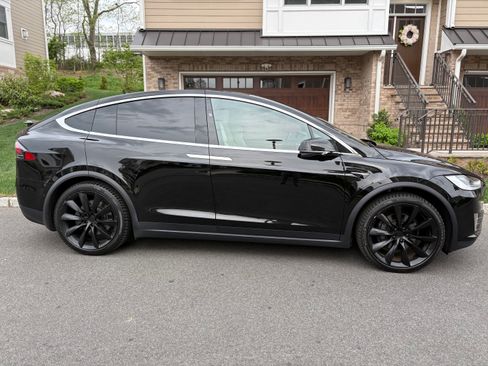 Used 2021 Tesla Model X Long Range AWD/4WD image 1