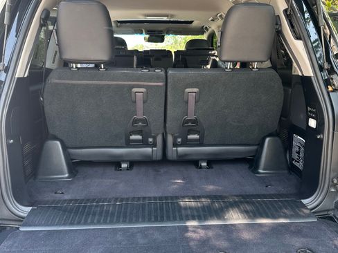 Used 2017 Lexus LX 570 4WD image 19