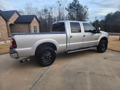 Used 2013 Ford F250 Platinum w/ FX4 Off Road Pkg image 4