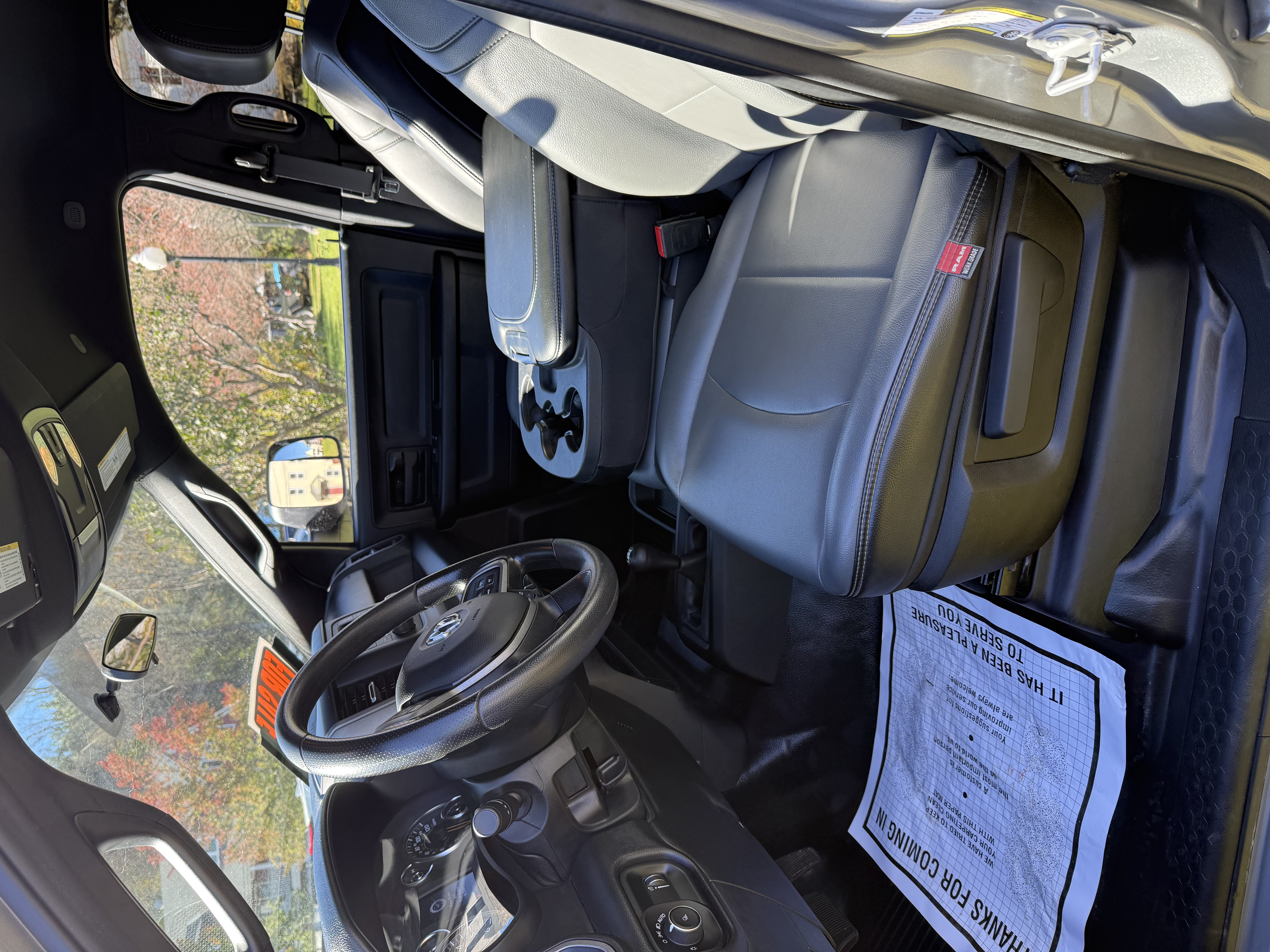 Used 2022 RAM 2500 Tradesman w/ Chrome Appearance Group AWD/4WD image 6