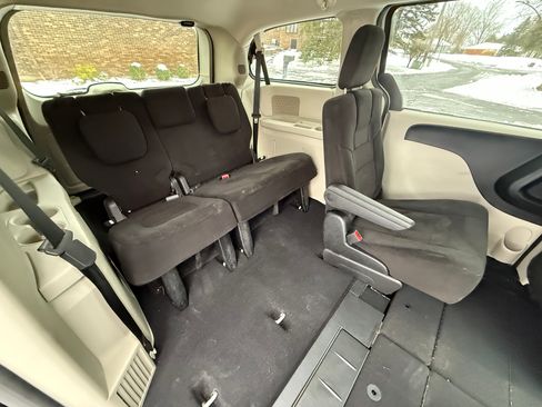 Used 2013 Dodge Grand Caravan SE image 18
