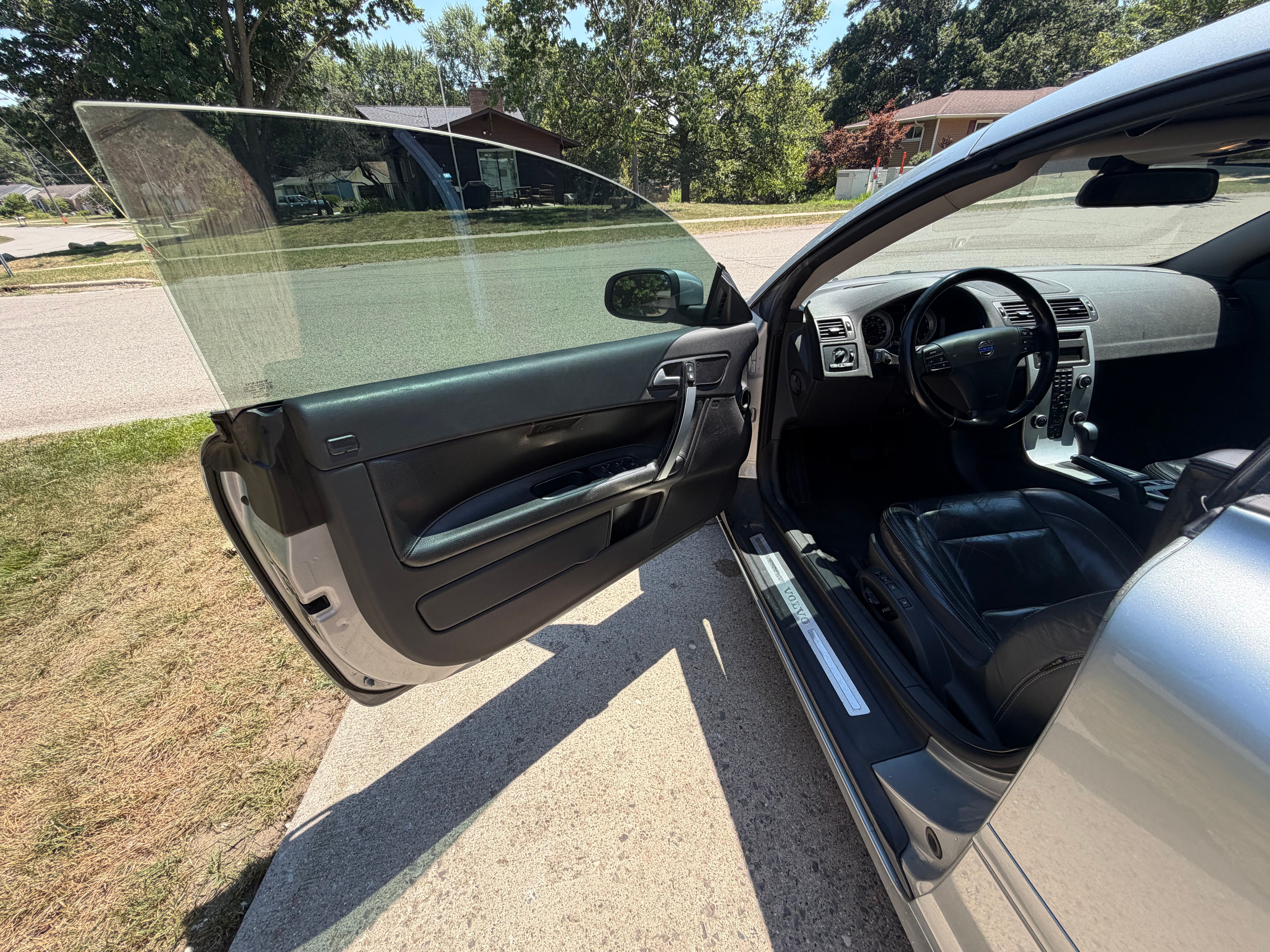 Used 2011 Volvo C70 T5 FWD image 6