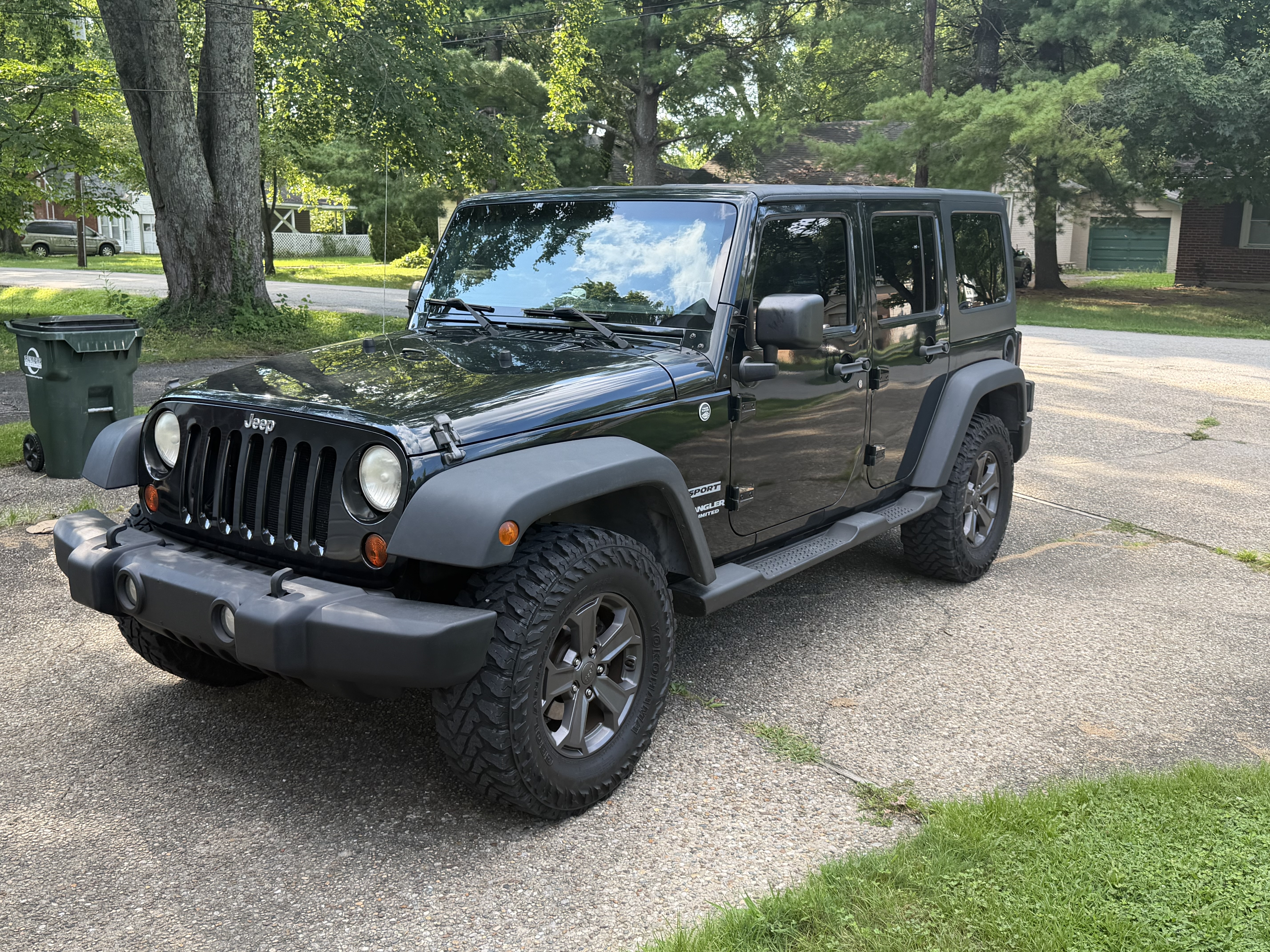 Used 2012 Jeep Wrangler Unlimited Sport w/ PWR Convenience Group AWD/4WD image 17