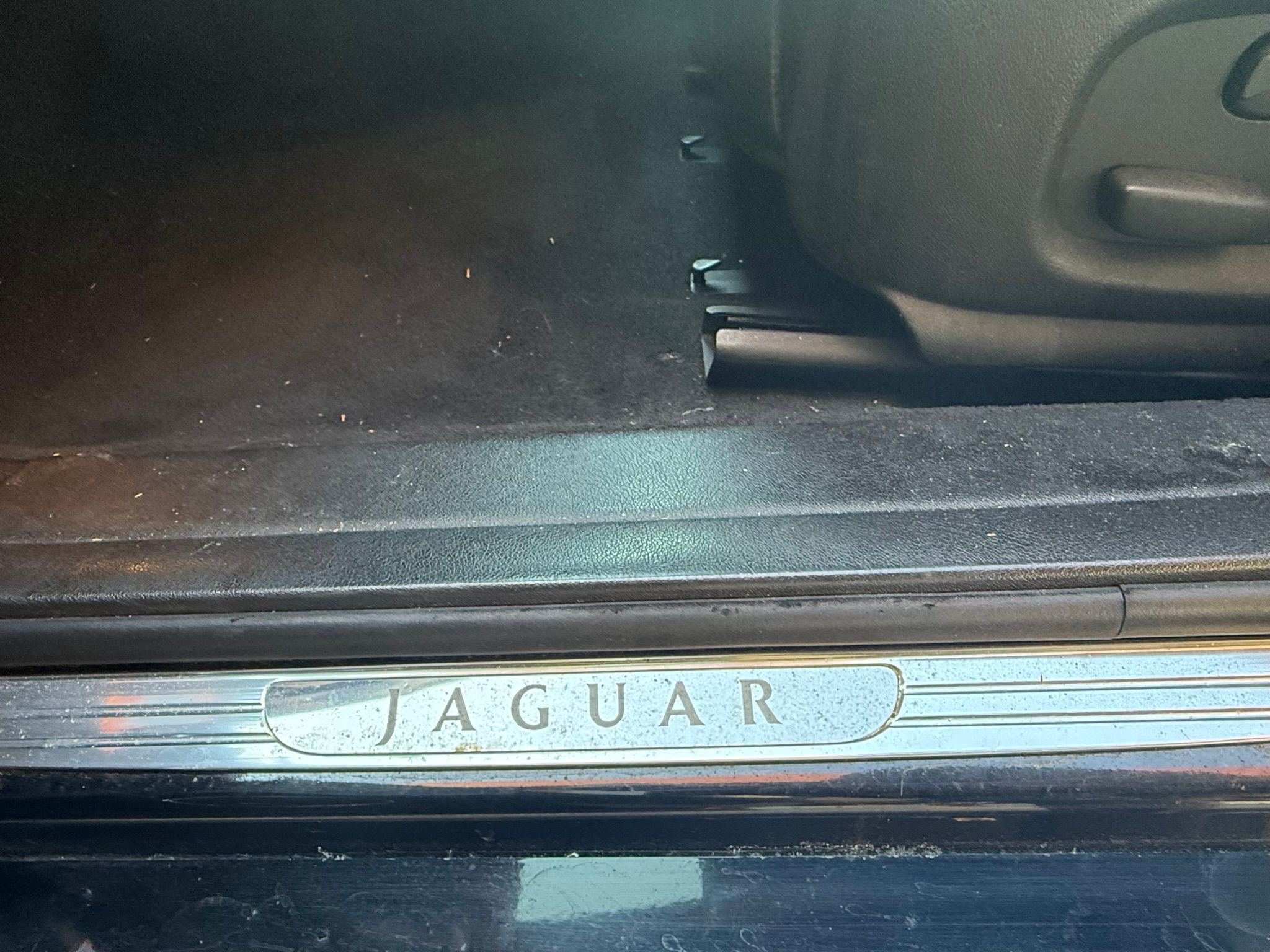 Used 2004 Jaguar XJ8 RWD image 30