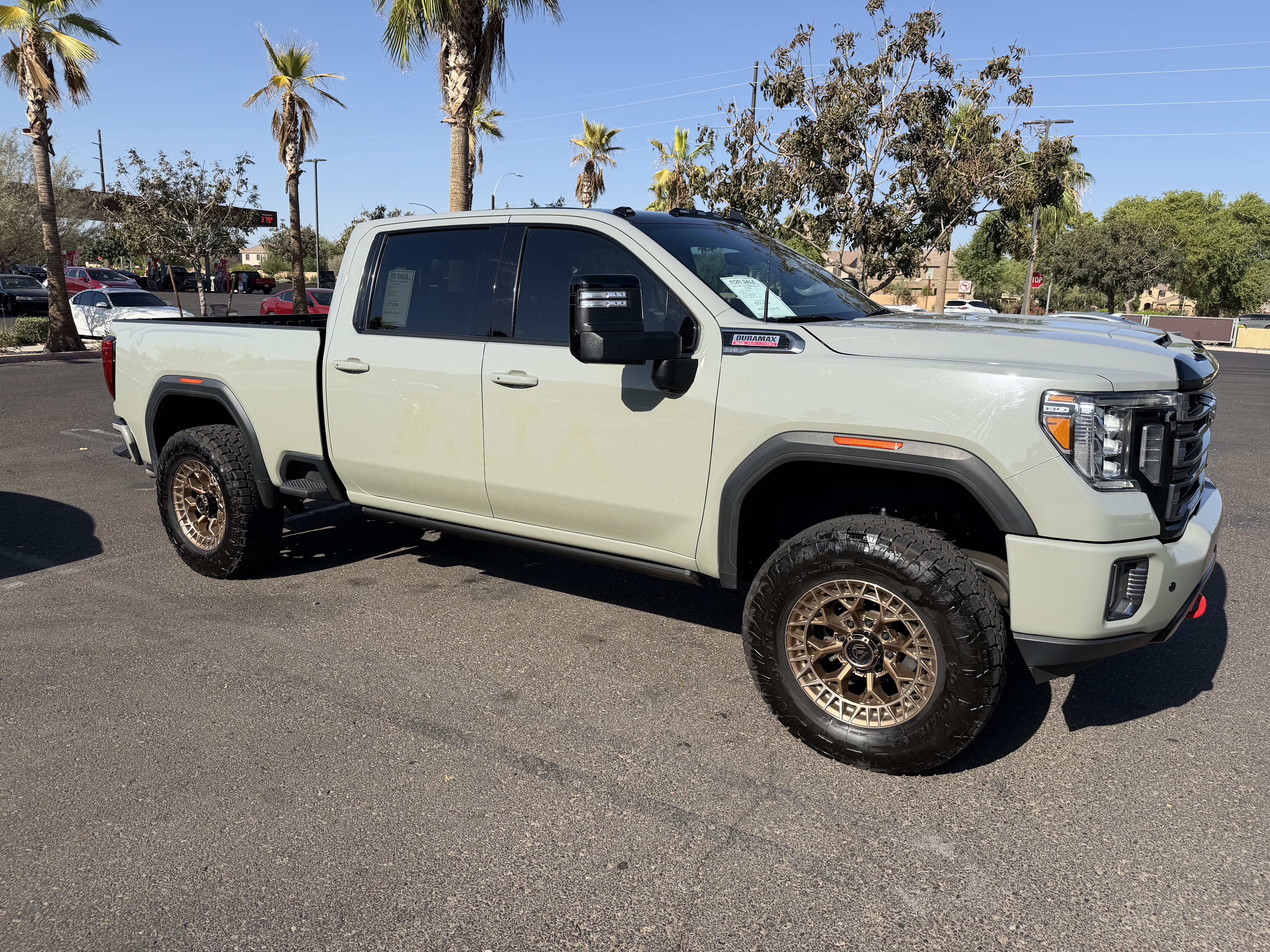 Used 2023 GMC Sierra 2500 AT4 w/ AT4 Preferred Package AWD/4WD image 4