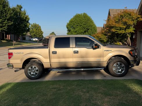 Used 2012 Ford F150 XLT w/ XLT Chrome Pkg AWD/4WD image 8