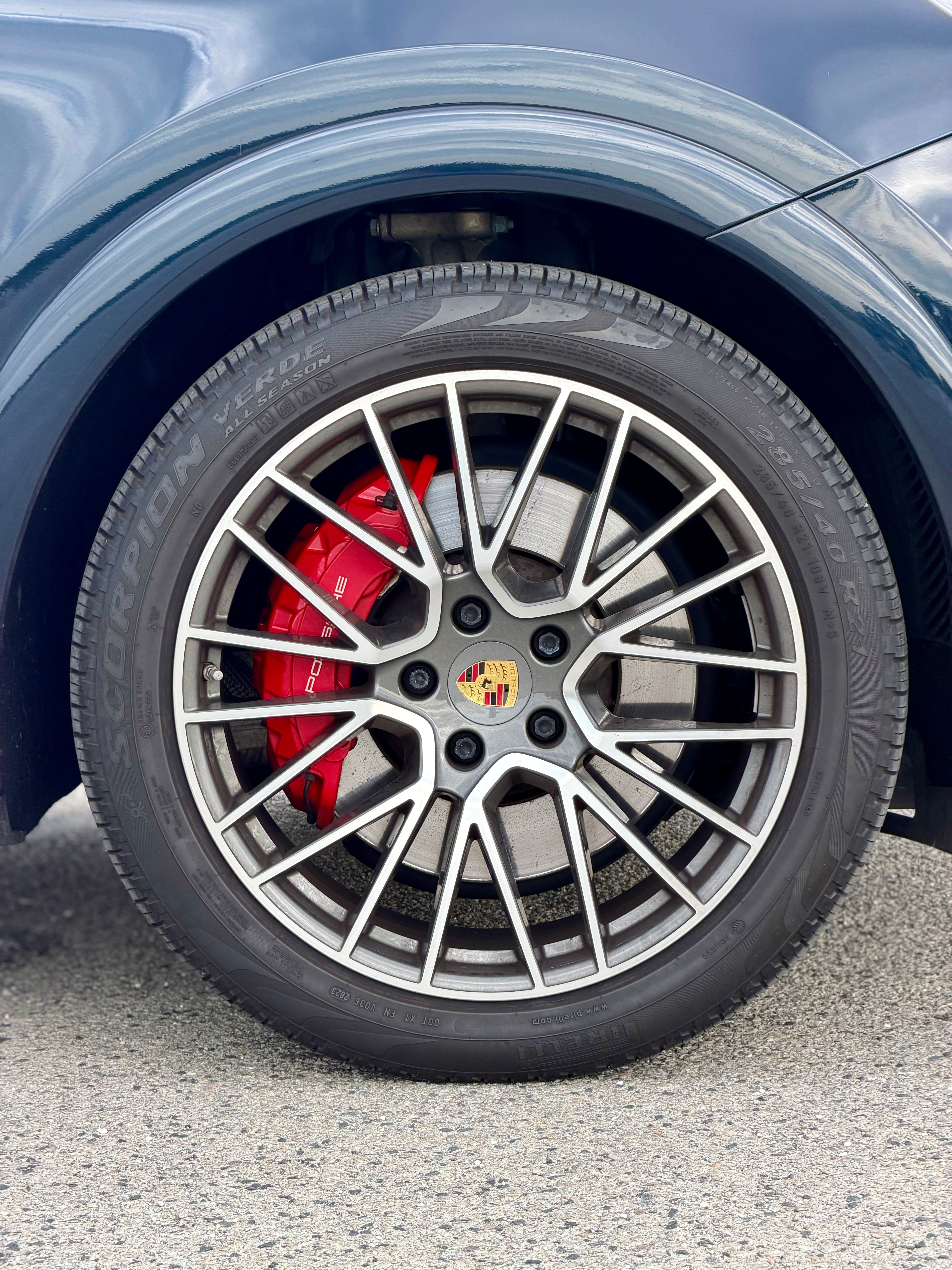 Used 2021 Porsche Cayenne GTS AWD/4WD image 24