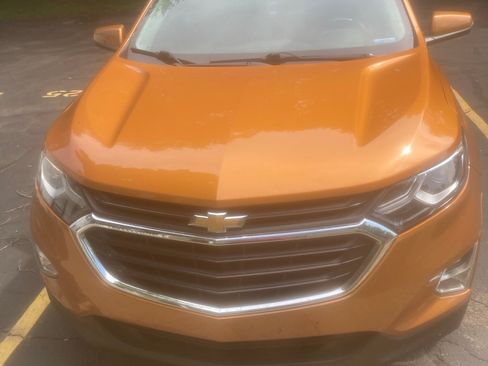 Used 2018 Chevrolet Equinox LT image 1