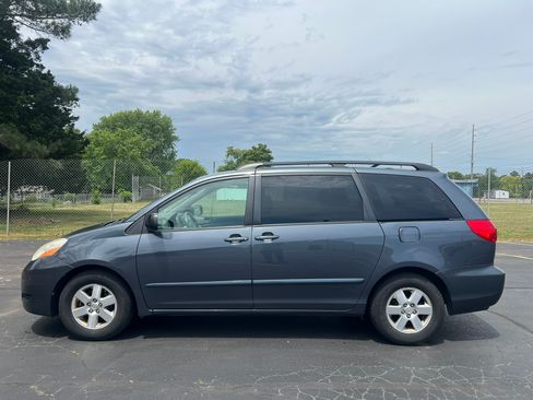 Used 2008 Toyota Sienna FWD image 8