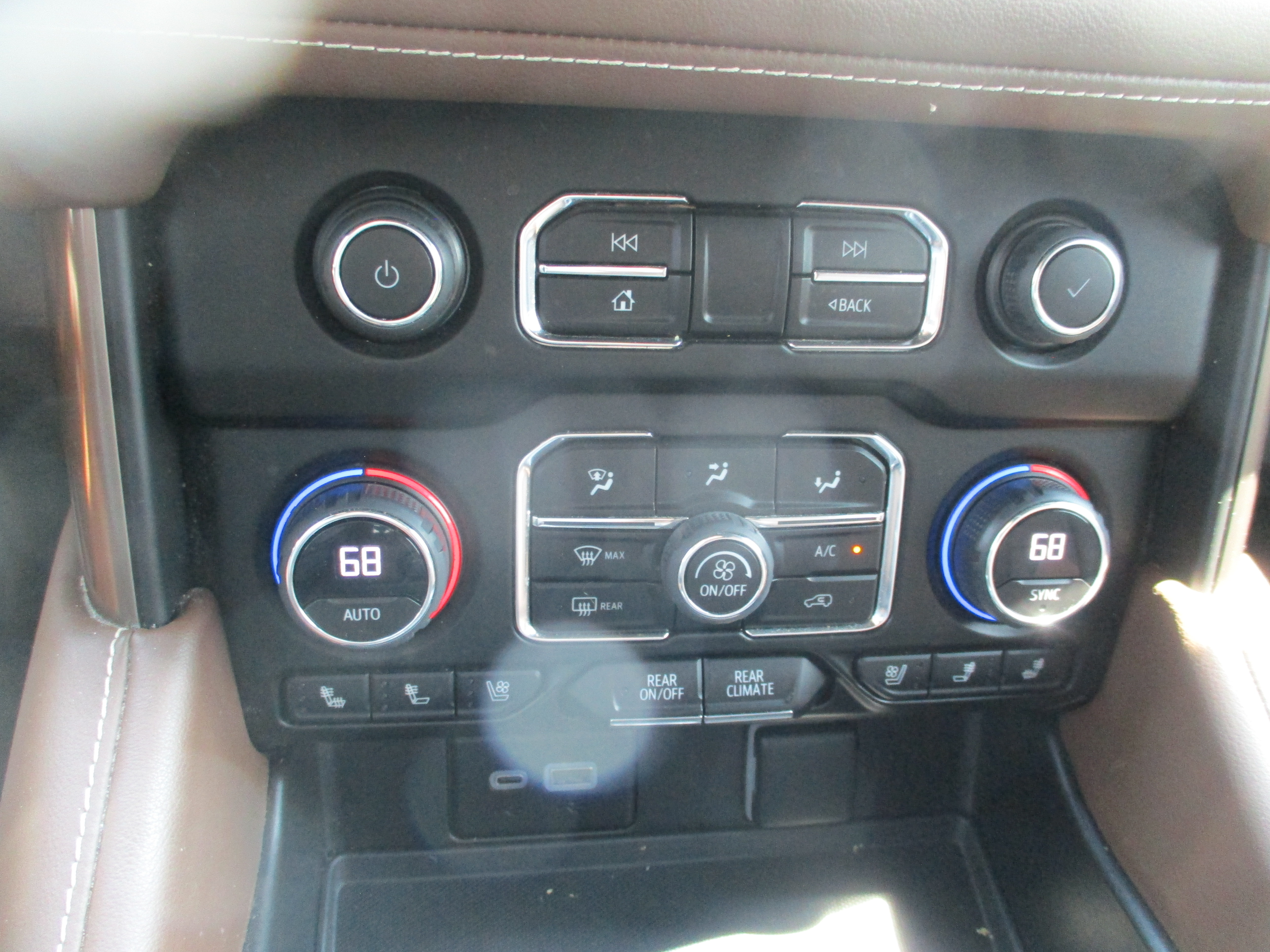Used 2023 Chevrolet Tahoe High Country AWD/4WD image 30