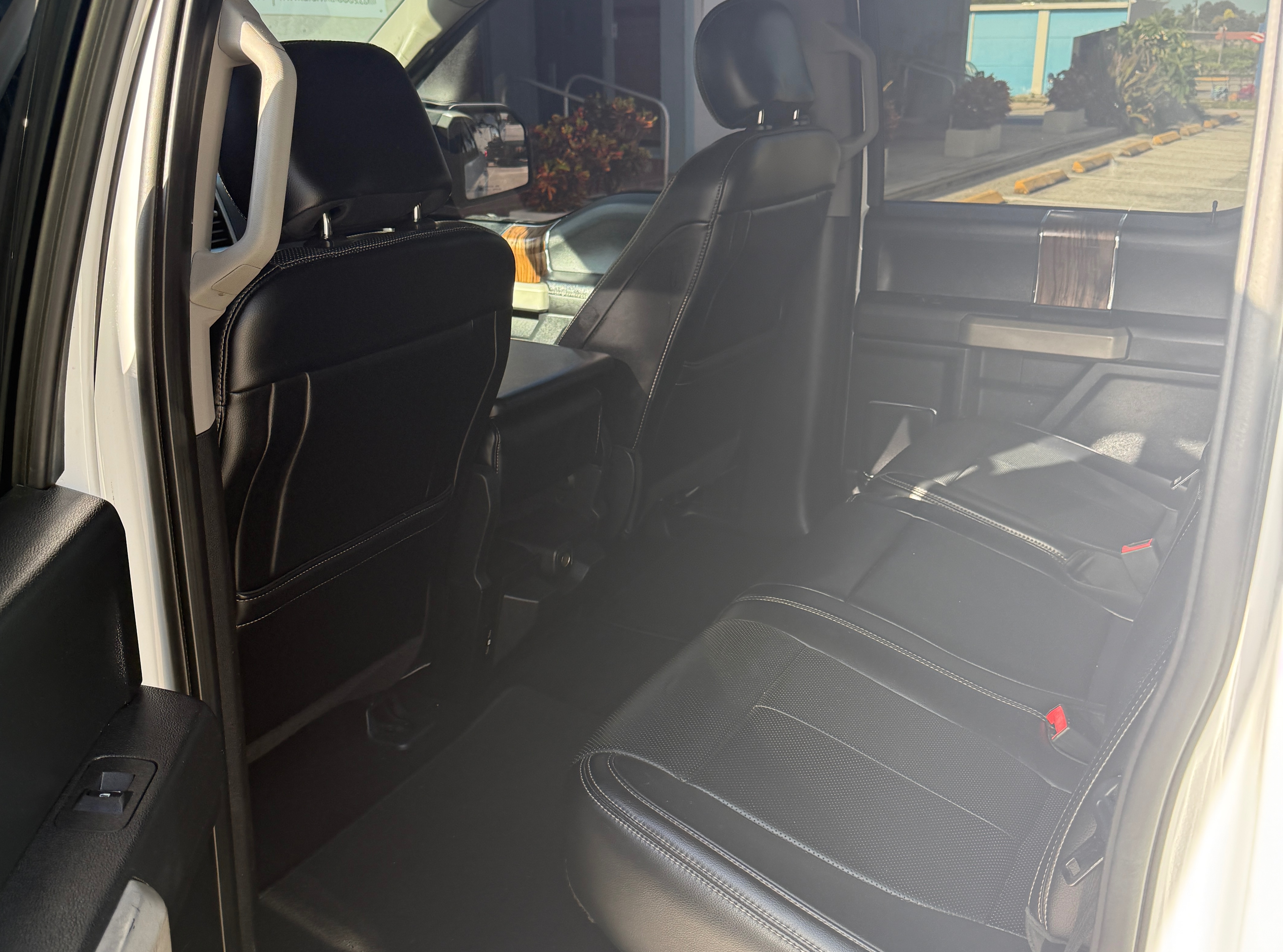 Used 2018 Ford F150 Lariat w/ Trailer Tow Package RWD image 17