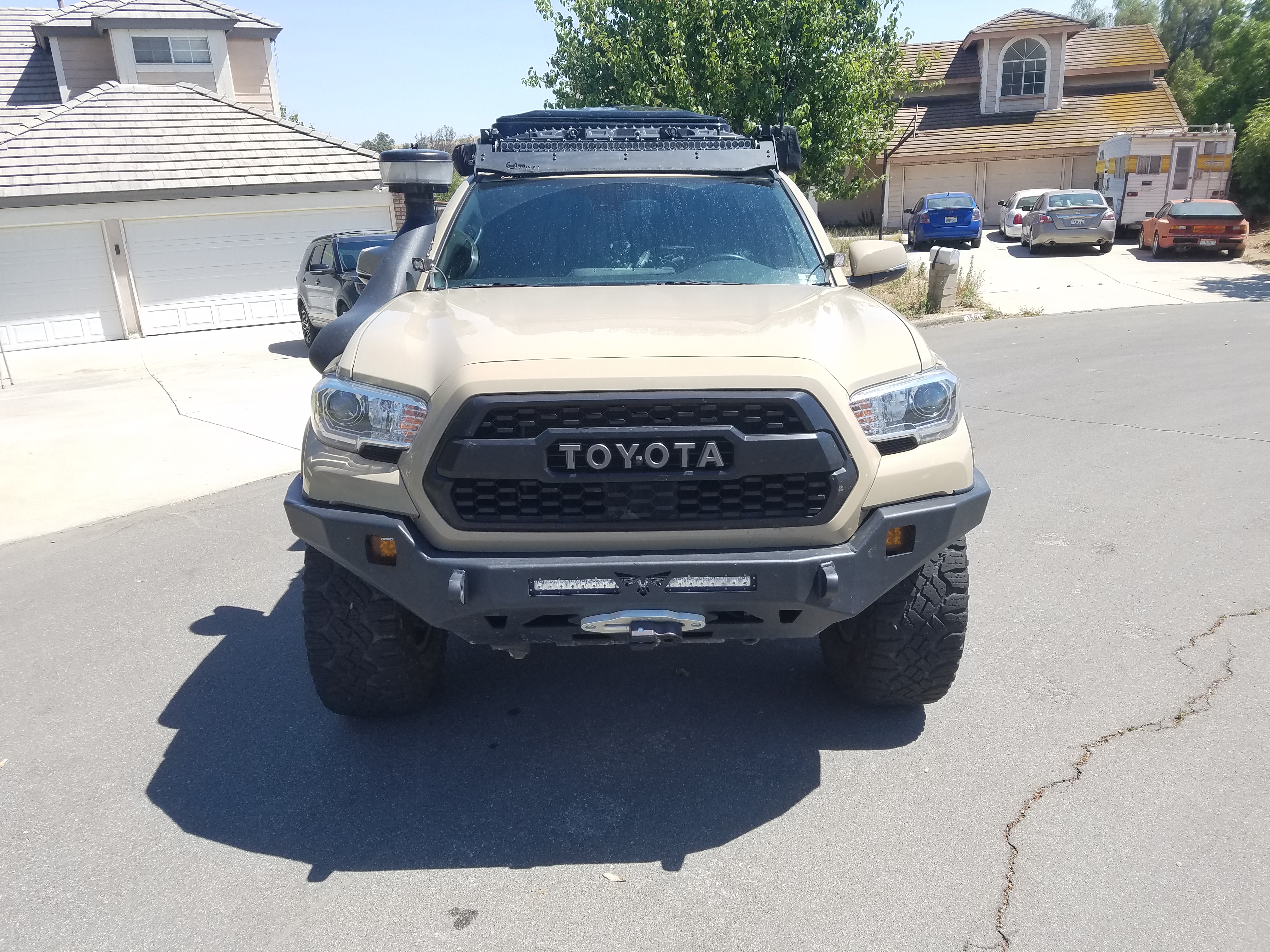 Used 2018 Toyota Tacoma TRD Off-Road w/ Technology Package AWD/4WD image 5