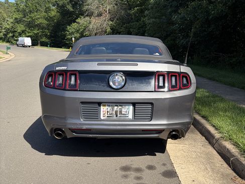 Used 2013 Ford Mustang Premium RWD image 6