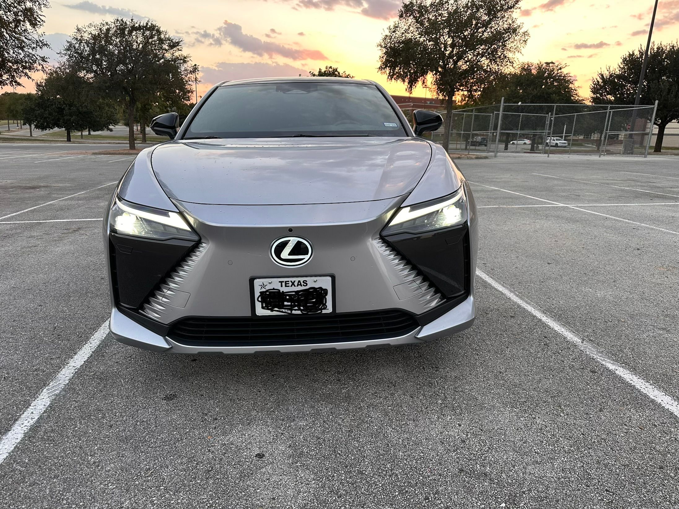 Used 2024 Lexus RZ 450e Premium w/ Accessory Package (2T) AWD/4WD image 9