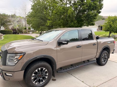 Used 2024 Nissan Titan PRO-4X w/ Pro-4x Convenience Package AWD/4WD image 4