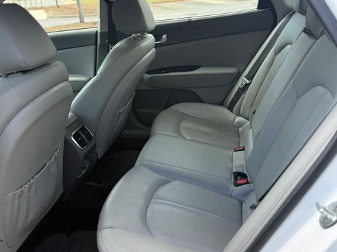 Used 2016 Kia Optima EX w/ Premium Package image 16