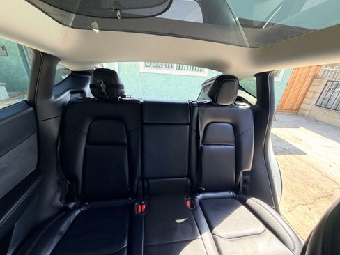 Used 2022 Tesla Model Y Performance image 14