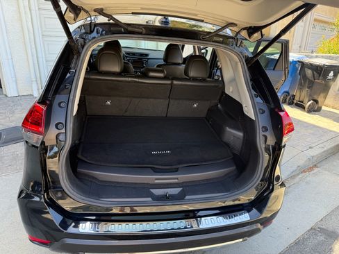 Used 2018 Nissan Rogue SL FWD image 8
