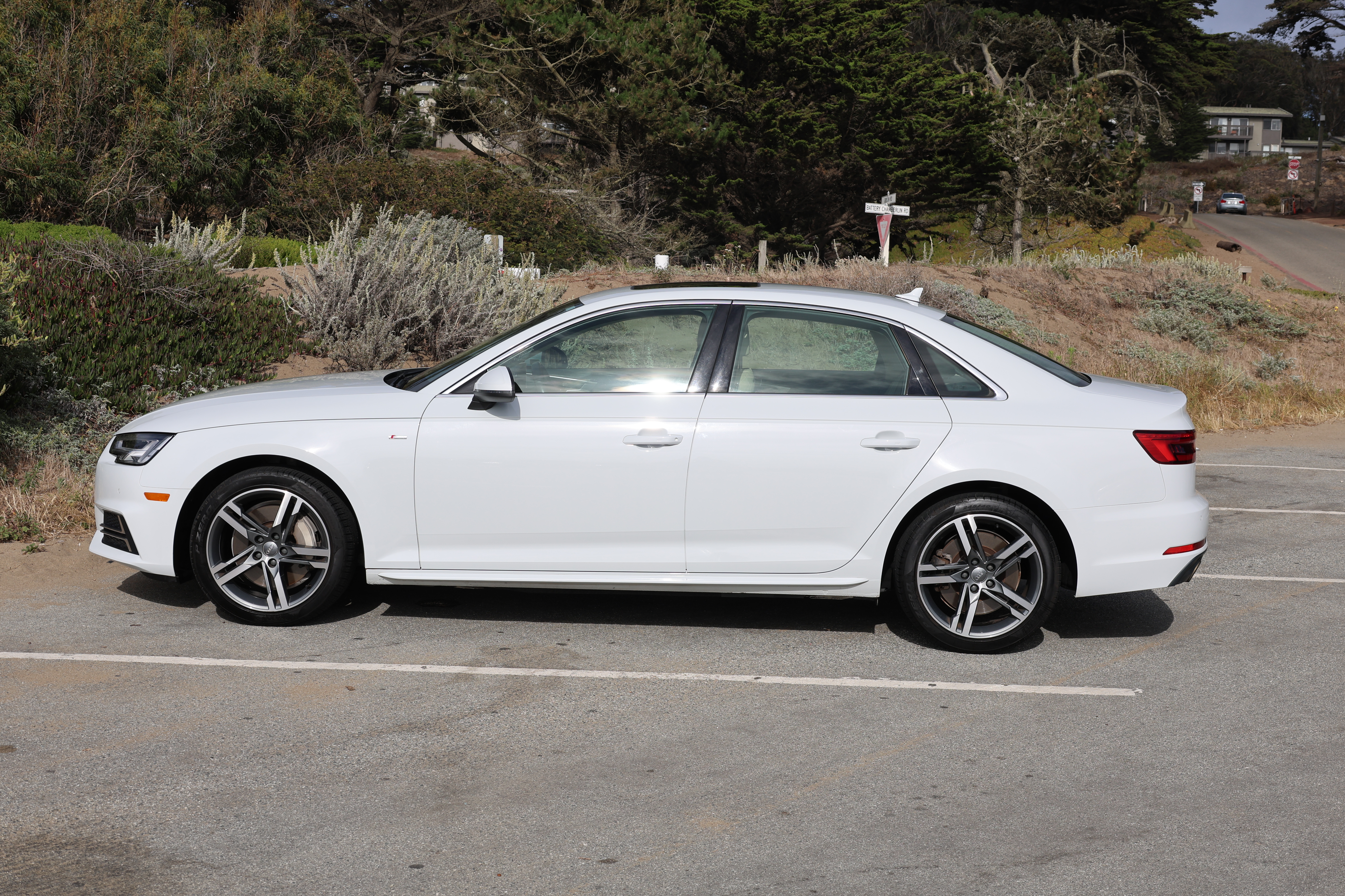 Used 2017 Audi A4 2.0T Premium Plus w/ Premium Plus Package AWD/4WD image 10