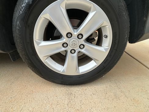 Used 2014 Toyota RAV4 XLE image 2