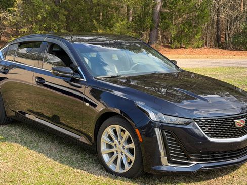 Used 2020 Cadillac CT5 Luxury image 2