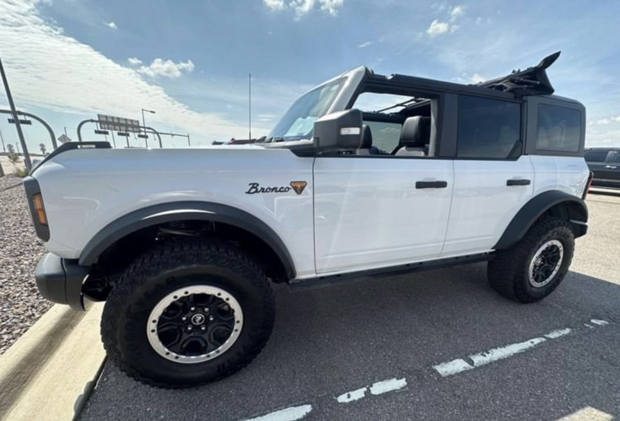 Used 2022 Ford Bronco Badlands AWD/4WD image 4