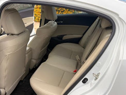 Used 2018 Acura ILX image 12