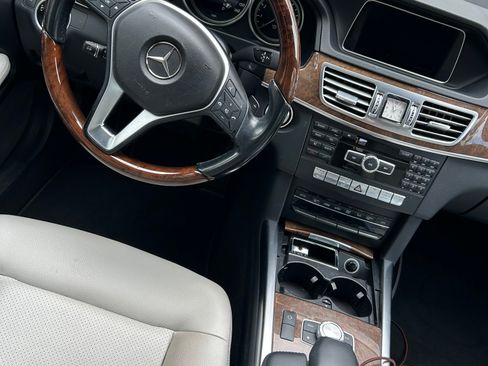 Used 2014 Mercedes-Benz E 350 4MATIC Wagon image 6