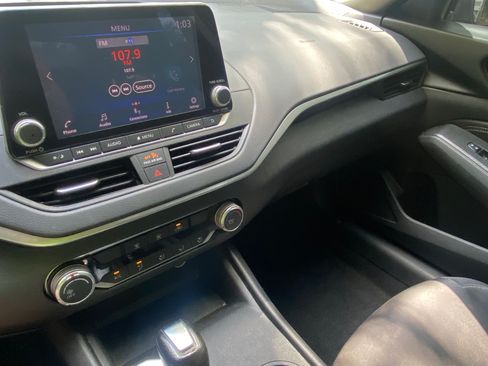 Used 2020 Nissan Altima 2.5 S FWD image 13