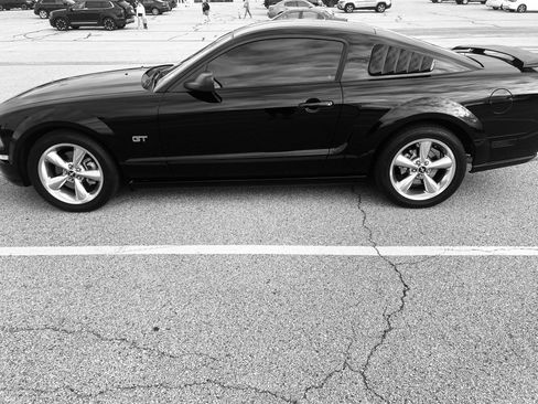 Used 2006 Ford Mustang GT Premium image 1