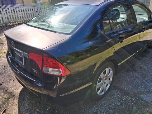 Used 2010 Honda Civic LX image 2