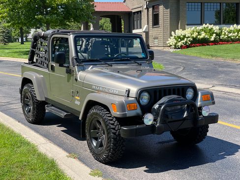Used 2005 Jeep Wrangler Unlimited Rubicon w/ Sahara Edition Group image 13