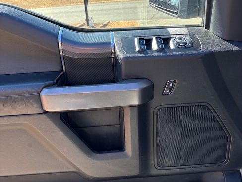 Used 2018 Ford F150 XLT w/ Equipment Group 302A Luxury image 15