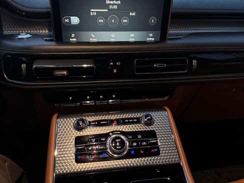 Used 2021 Lincoln Aviator Black Label w/ Dynamic Handling Package image 21