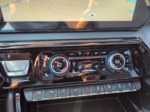 Used 2022 GMC Sierra 1500 AT4X image 32