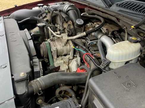 Used 2006 Chevrolet Silverado 2500 LT w/ Heavy-Duty Power Package image 18