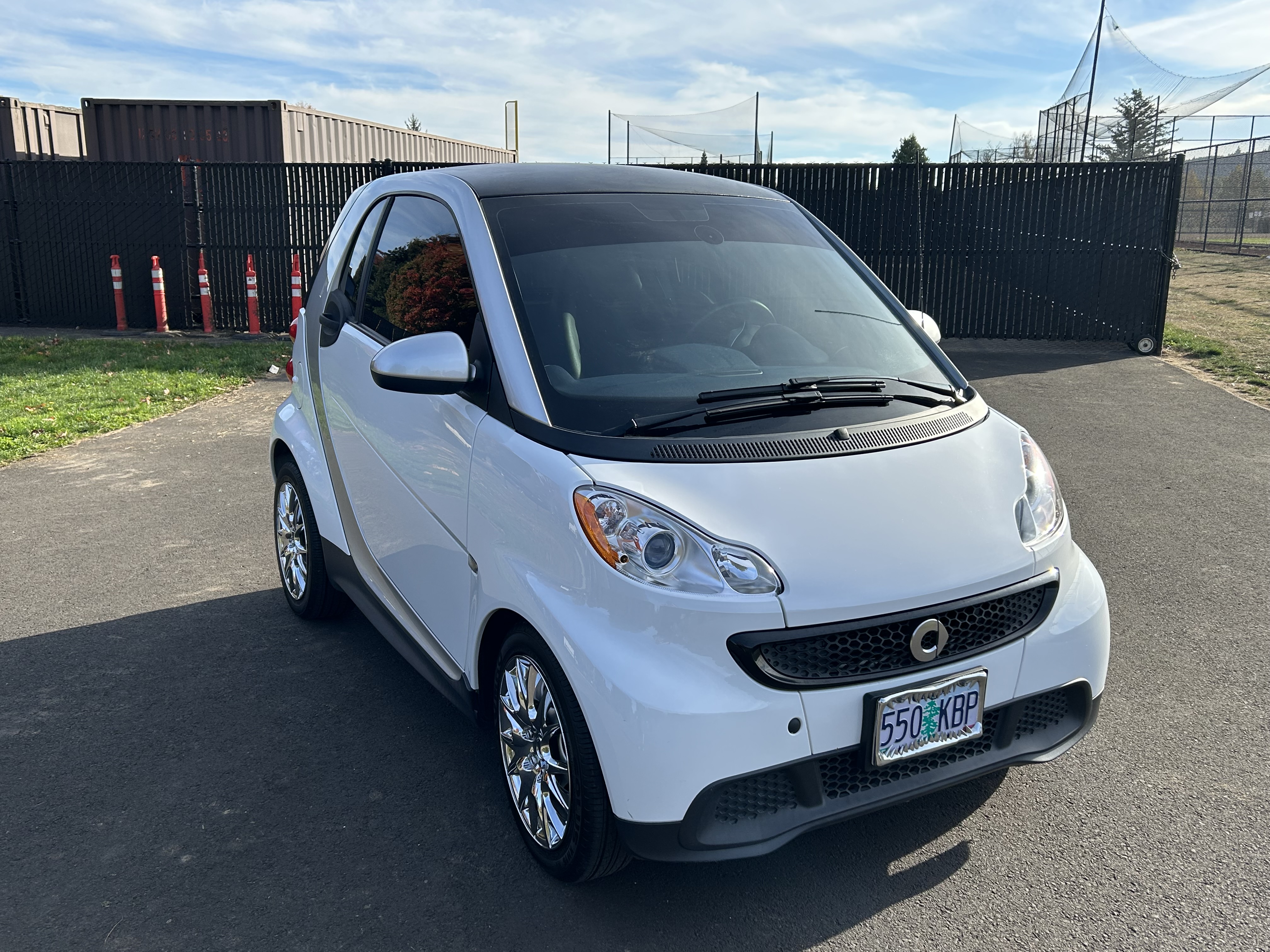 Used 2014 smart fortwo pure RWD image 4