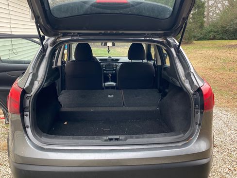 Used 2018 Nissan Rogue Sport S image 6